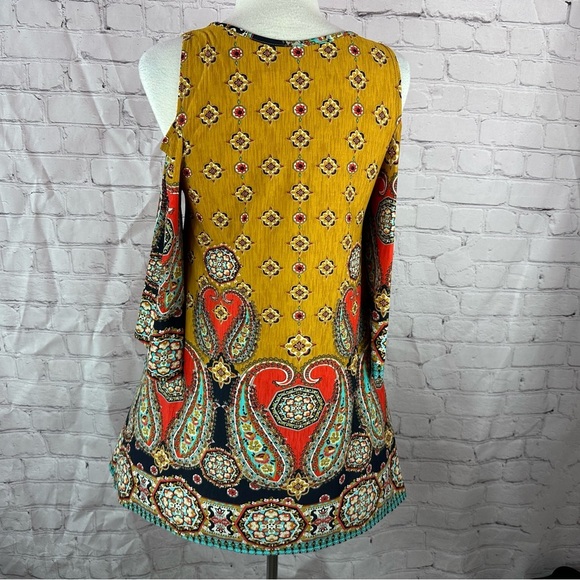 NWT Boutique Mustard paisley cold shoulder flow top western boho bell sleeve - Picture 4 of 10